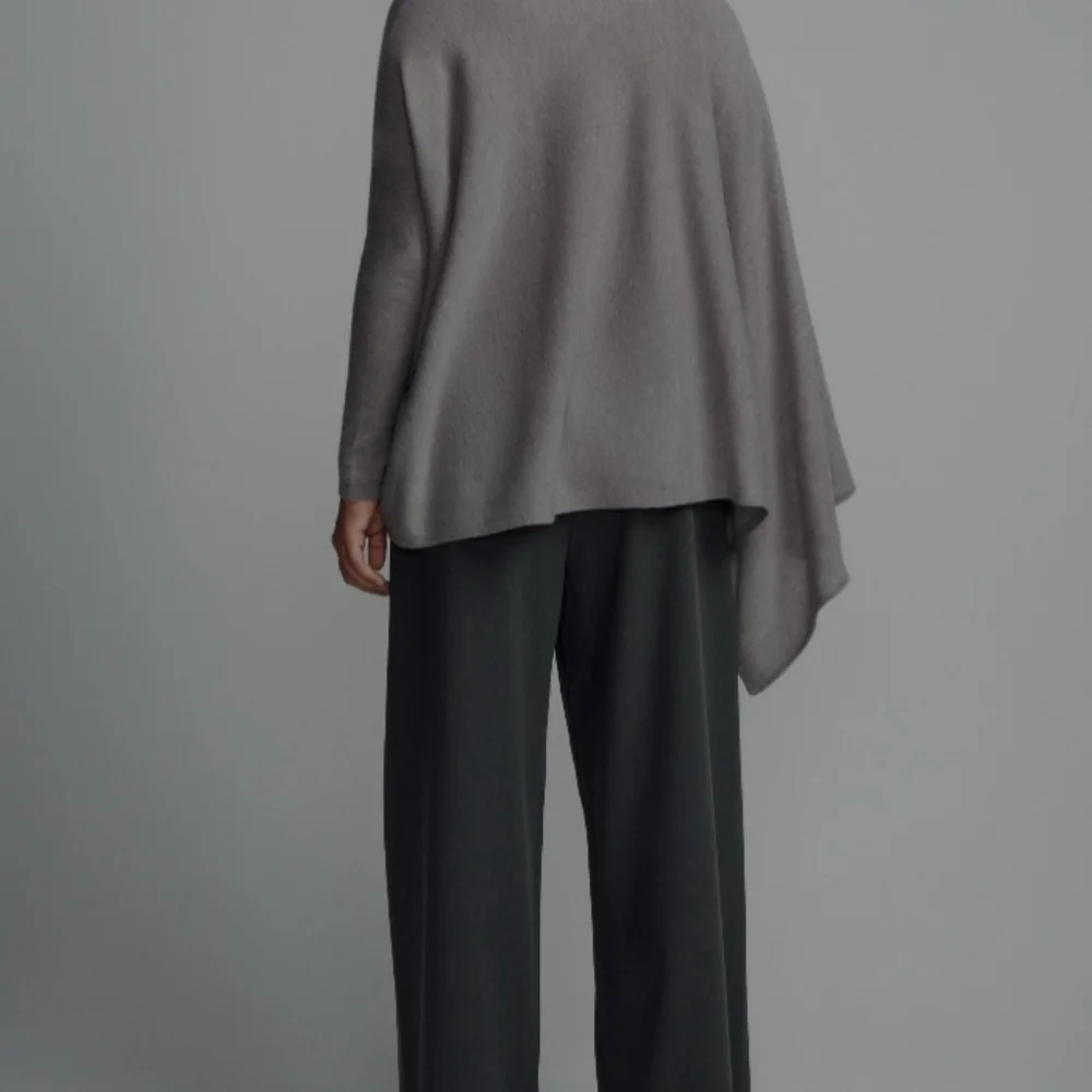 ZARA REAL WOOL SOFT ASYMMETRIC SWEATER NWT SIZE MEDIUM